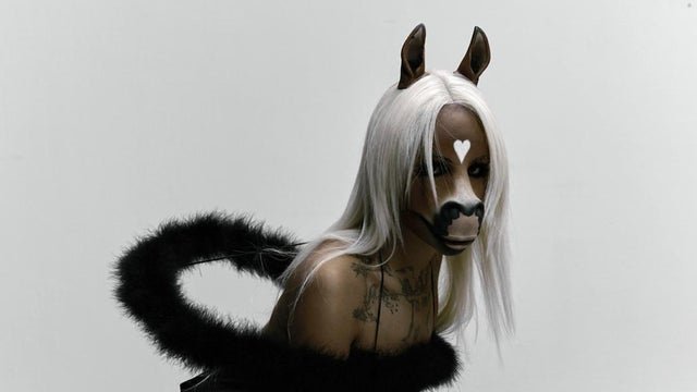 horsegiirL – NATURE IS HEALING TOUR